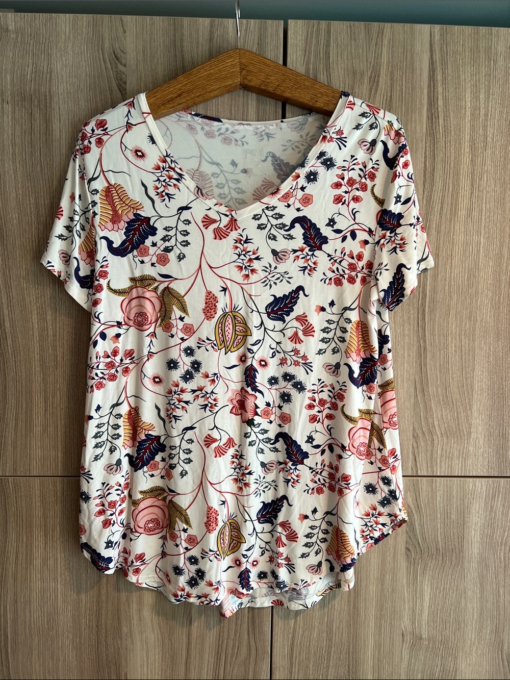 NWOT Grace & Lace Cream Floral V-Neck Top - Casual Everyday